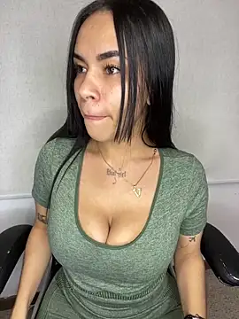 Snapshot of Naatalia chatting on February 19, 2025, 12:25 am Naatalia online show from February 19, 2025, 12:25 am