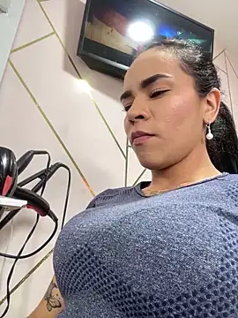 Snapshot of Naatalia chatting on February 19, 2025, 8:31 pm Naatalia online show from February 19, 2025, 8:31 pm