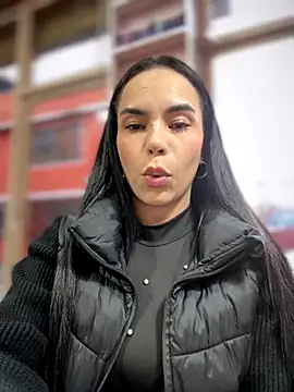 Snapshot of Naatalia chatting on October 18, 2025, 9:48 pm Naatalia online show from October 18, 2025, 9:48 pm