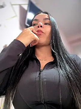 Snapshot of Naatalia chatting on October 21, 2025, 9:37 pm Naatalia online show from October 21, 2025, 9:37 pm