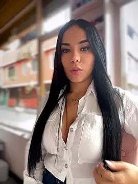 Naatalia online show from June 5, 2026, 6:46 pm