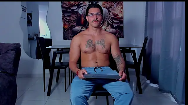 Valentino Dosantos  online show from February 23, 2026, 8:28 pm