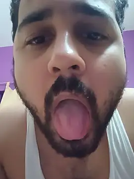Snapshot of susthovai chatting on June 10, 2026, 1:32 pm susthovai online show from June 10, 2026, 1:32 pm
