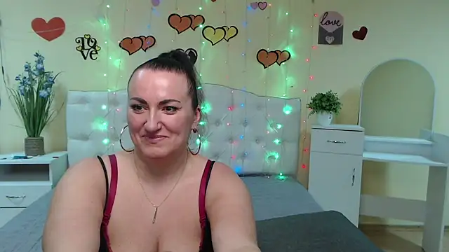 Snapshot of DianaMGG chatting on March 12, 2025, 1:08 pm DianaMGG online show from March 12, 2025, 1:08 pm