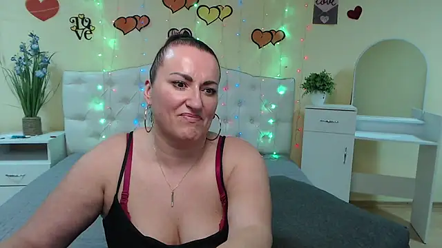 Snapshot of DianaMGG chatting on March 12, 2025, 4:13 pm DianaMGG online show from March 12, 2025, 4:13 pm
