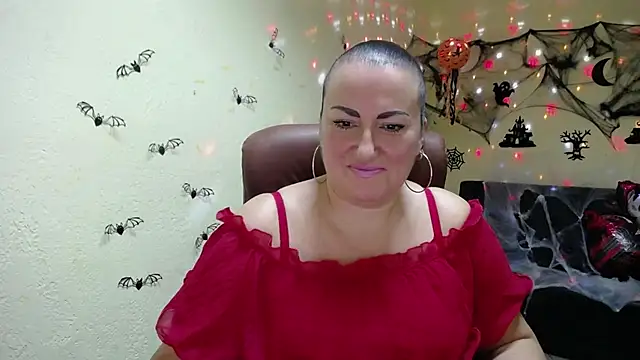 Snapshot of DianaMGG chatting on October 22, 2025, 5:30 am DianaMGG online show from October 22, 2025, 5:30 am