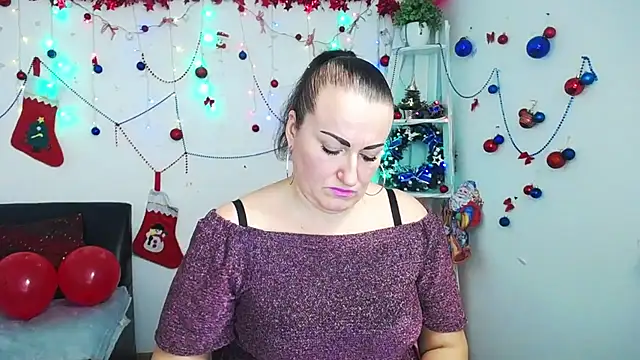 DianaMGG online show from December 22, 2025, 6:27 pm