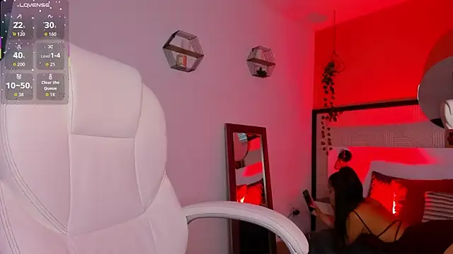 Bella walker  online show from April 4, 2026, 4:37 pm