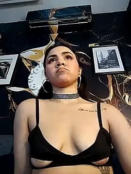 Natty roberts  online show from February 22, 2025, 10:20 pm