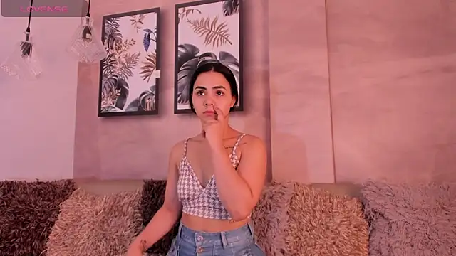 Natty roberts  online show from February 23, 2025, 8:00 pm