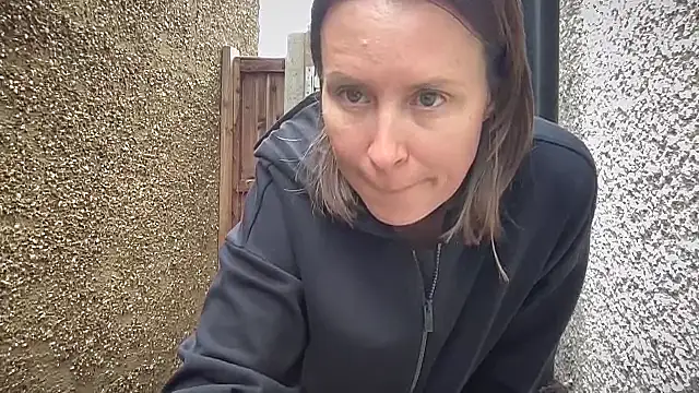 eatmypie69 online show from October 8, 2025, 11:08 am