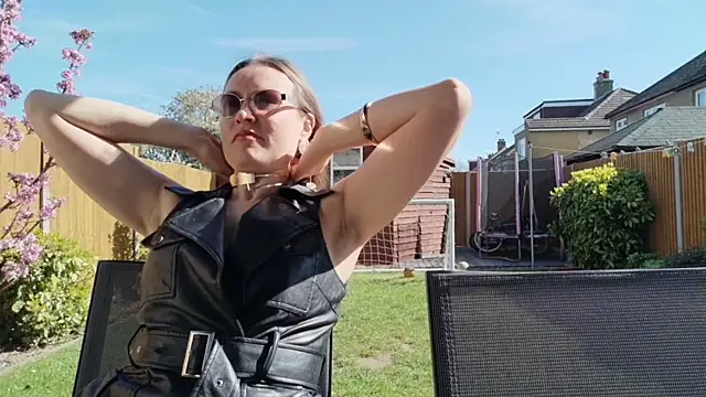 eatmypie69 online show from April 14, 2026, 9:26 am