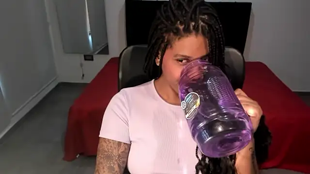 ZahraRose online show from October 7, 2025, 8:28 pm