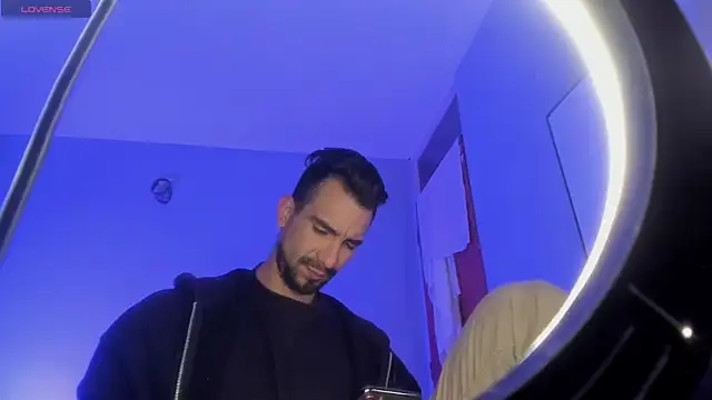 K cique online show from October 16, 2025, 6:47 am