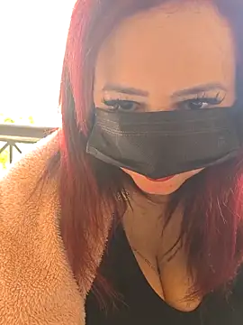 Loly2025 online show from March 29, 2026, 1:33 pm