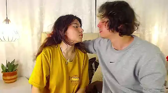 fyreandfox  online show from March 10, 2025, 10:34 pm