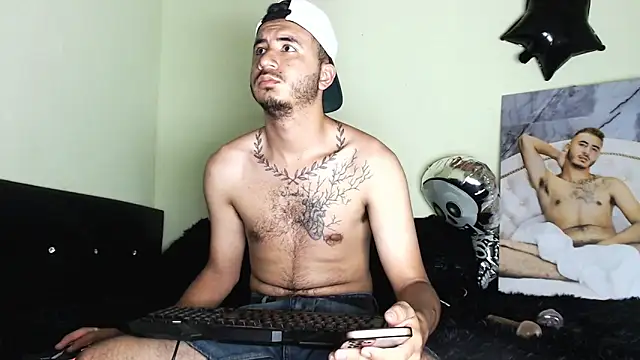 AdamParker  online show from November 4, 2025, 12:10 am