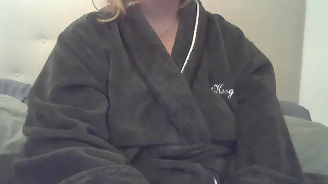 sizha6 online show from October 15, 2025, 4:45 am