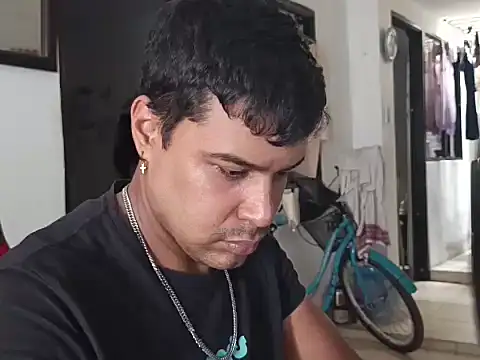 Snapshot of juniorguty chatting on November 9, 2025, 7:45 pm juniorguty online show from November 9, 2025, 7:45 pm