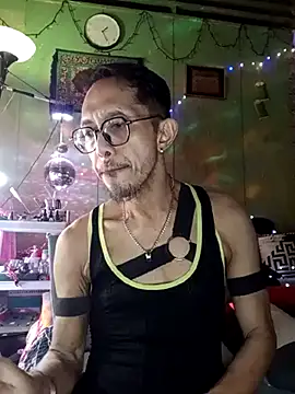 Tolayerfly69 online show from February 14, 2025, 5:25 pm