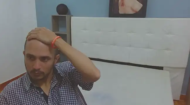 JhonTorres018 online show from February 28, 2025, 7:14 pm