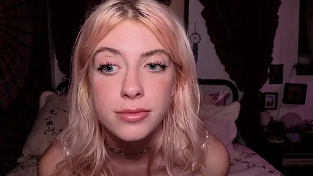 Snapshot of sinfulblonde1 chatting on May 9, 2026, 8:08 am sinfulblonde1 online show from May 9, 2026, 8:08 am