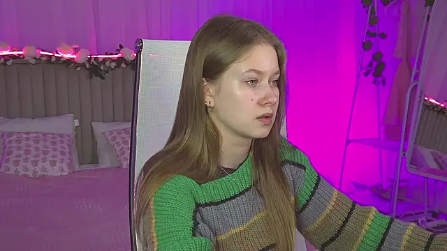 EveMundie online show from April 7, 2026, 11:43 am