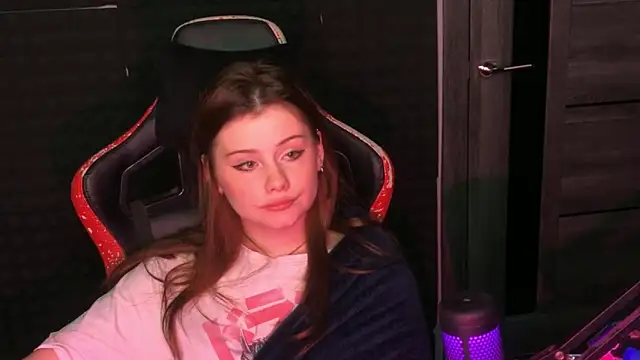 baby Milaaaaaaa online show from February 23, 2025, 1:42 pm