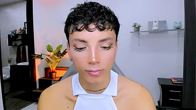 nilam valker online show from October 14, 2025, 9:59 pm