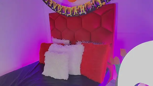 LoreleyNovoa online show from October 14, 2025, 3:40 am