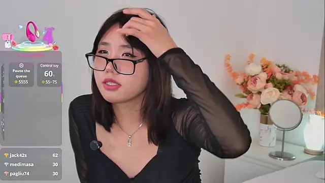 Snapshot of HitomiAoki chatting on March 10, 2025, 5:50 pm HitomiAoki online show from March 10, 2025, 5:50 pm