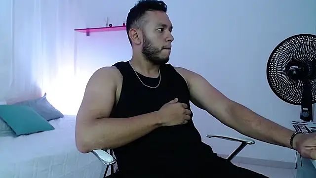 Double R12 online show from March 4, 2025, 4:27 am