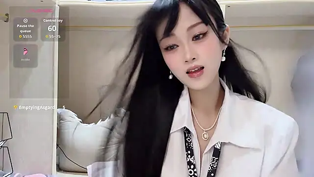 yueyue2003 online show from June 11, 2026, 12:36 pm