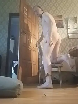 petermiki57 online show from October 6, 2025, 6:11 am