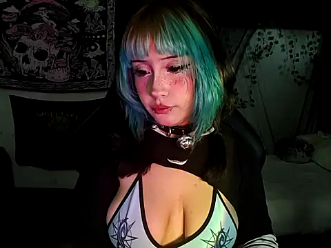 blue katt online show from September 19, 2025, 10:10 pm