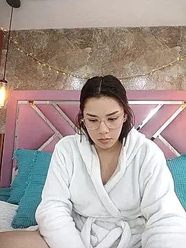 EmmaSulivan online show from October 24, 2025, 2:35 pm