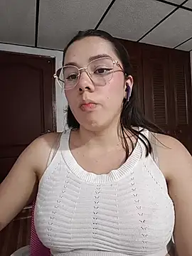 EmmaSulivan online show from April 9, 2026, 11:21 pm