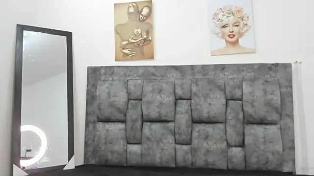 Chloe diamondss online show from March 18, 2025, 6:57 am