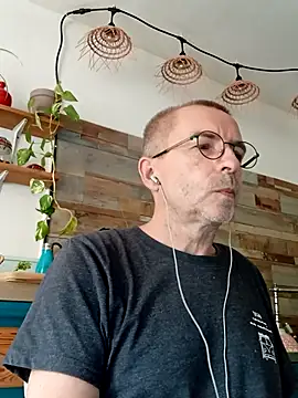 Xavspank2 online show from September 10, 2025, 1:22 pm