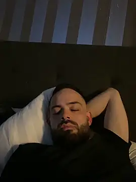 Snapshot of guccititi chatting on October 16, 2025, 9:43 am guccititi online show from October 16, 2025, 9:43 am