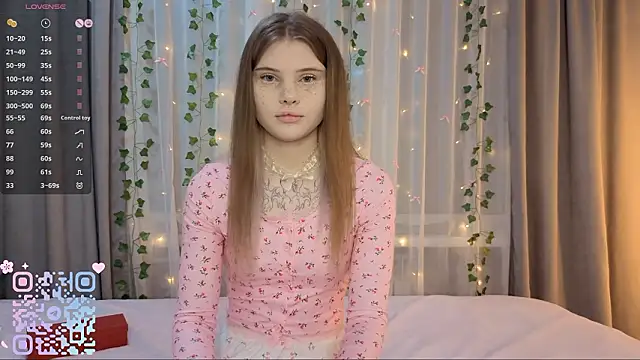 CarolinePepper online show from February 25, 2026, 1:43 pm