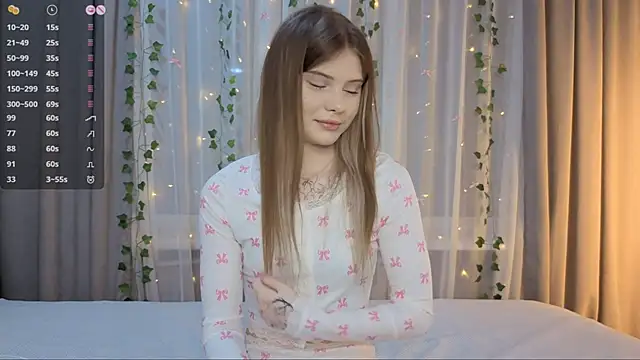 CarolinePepper online show from April 1, 2026, 2:36 pm