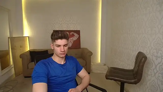 MaxKaiden online show from March 14, 2025, 12:29 pm