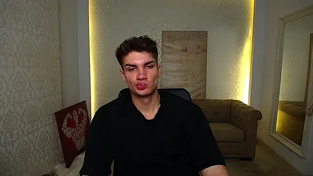 MaxKaiden online show from October 2, 2025, 4:30 am