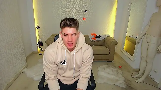 MaxKaiden online show from October 29, 2025, 5:53 am