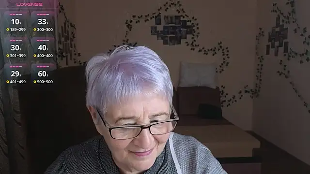 Sandra Snowflake online show from October 26, 2025, 2:12 pm