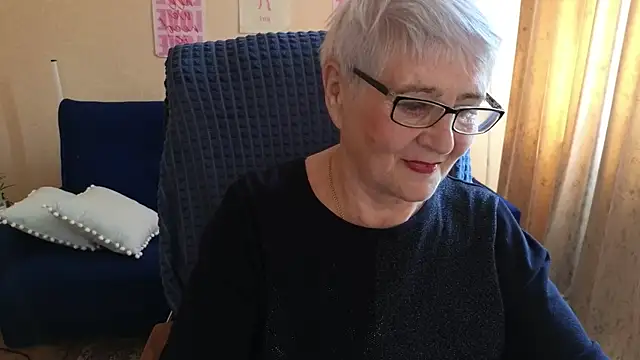 Sandra Snowflake online show from June 1, 2026, 11:56 am