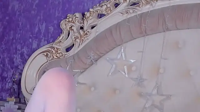 BECKI VRES online show from February 20, 2025, 2:13 pm