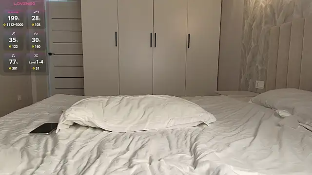 minamoons online show from March 22, 2025, 2:05 am