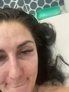 Snapshot of Veronicavirus chatting on February 16, 2025, 4:32 pm Veronicavirus online show from February 16, 2025, 4:32 pm